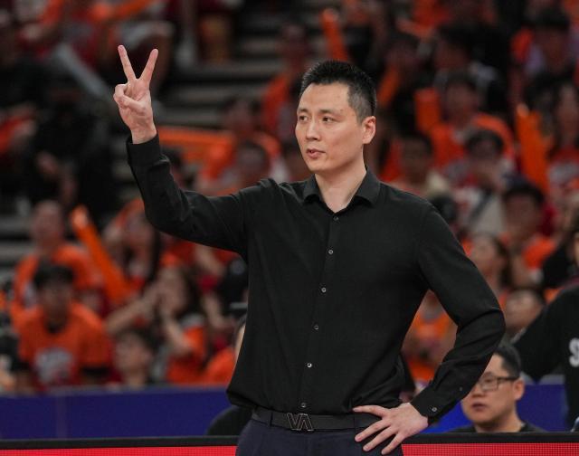 罗马诺：纽卡接近签下阿贾克斯18岁中场斯图尔，总价超2500万欧