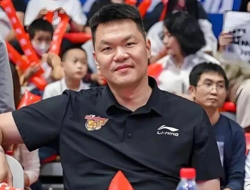 美记：只要詹姆斯确定下家，布朗尼也会被交易或者裁员