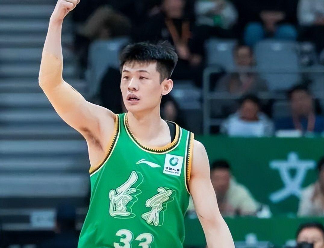 沃特森正式亮相骑士！新赛季身披8号球衣 自信远不止成为3D专家